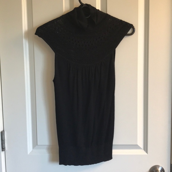 Arden B. Cutout metallic tank. - Picture 2 of 5